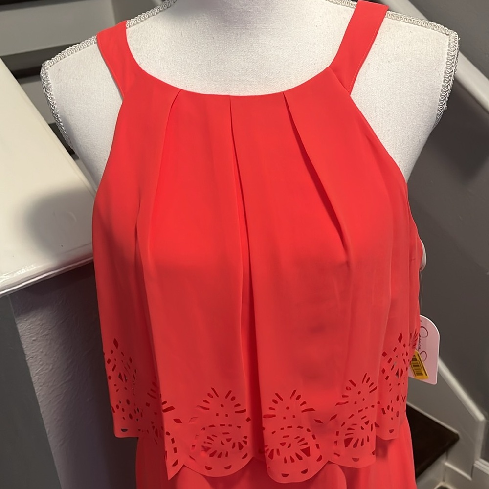 Jessica Simpson Coral Sleeveless Dress. Overlay with Laser detailing Sz.12